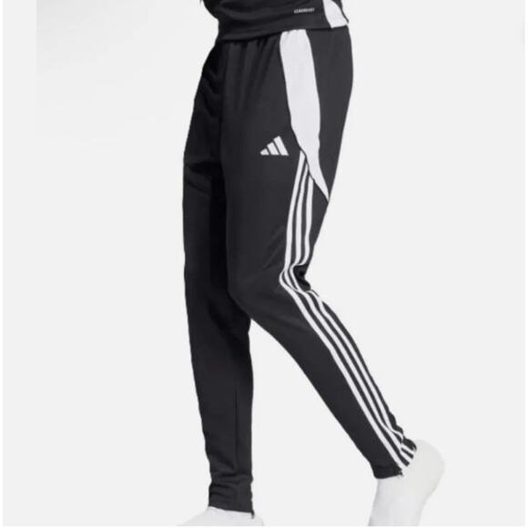 Size Medium Adidas Mens Track Sweatpants Black Tiro 24 Soccer Training Pants NWT - Picture 1 of 11